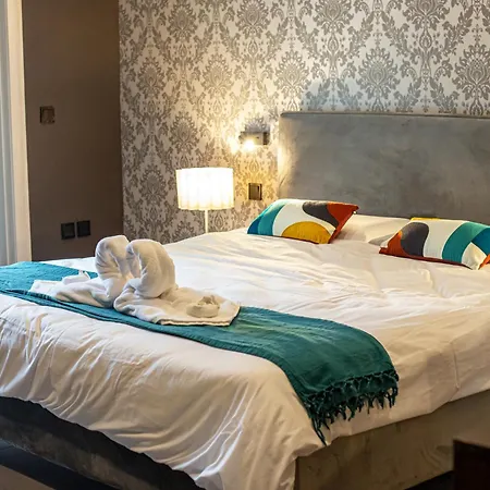 Seas * St Paul's Bay